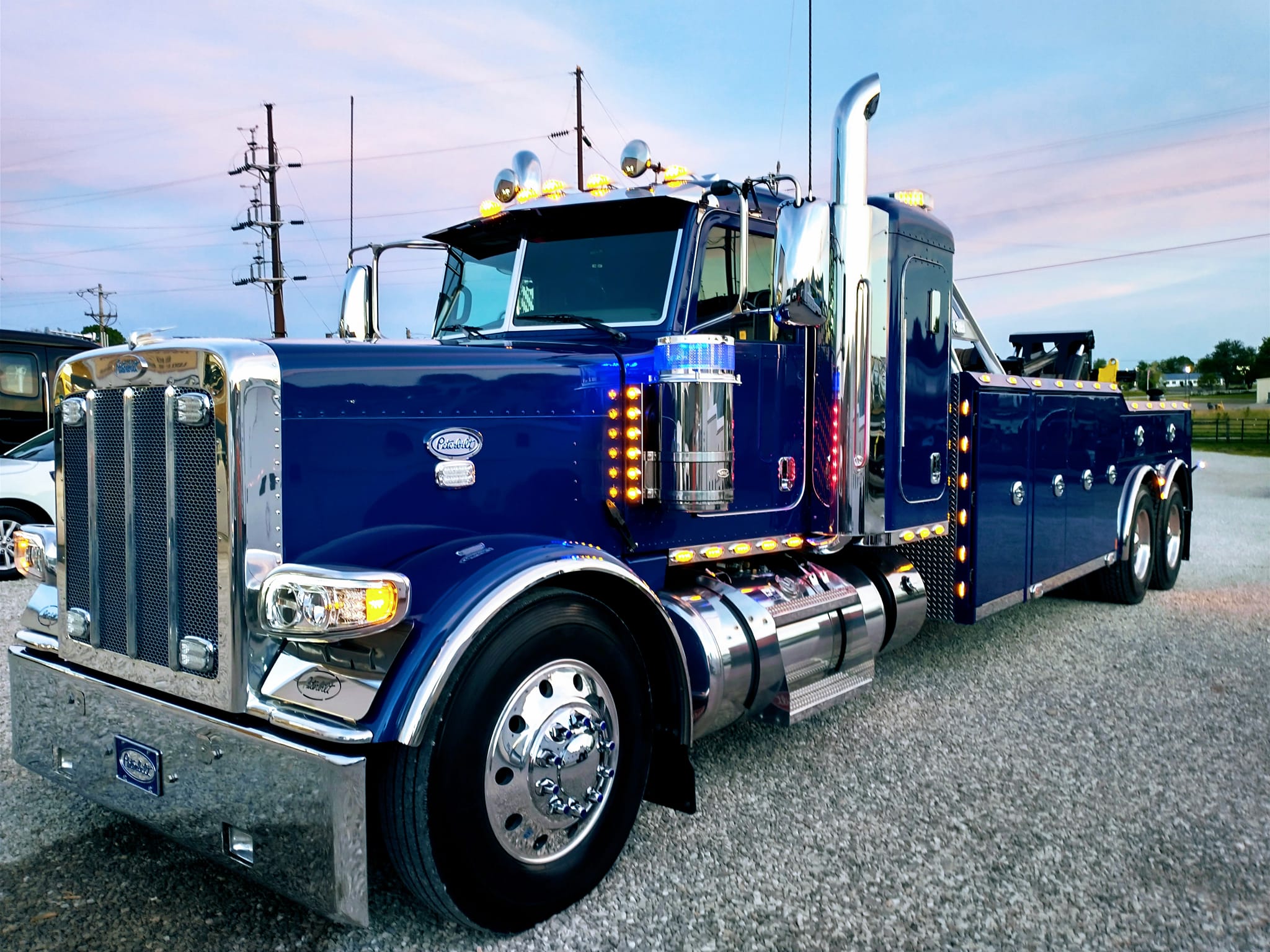 blue heavy towing truck